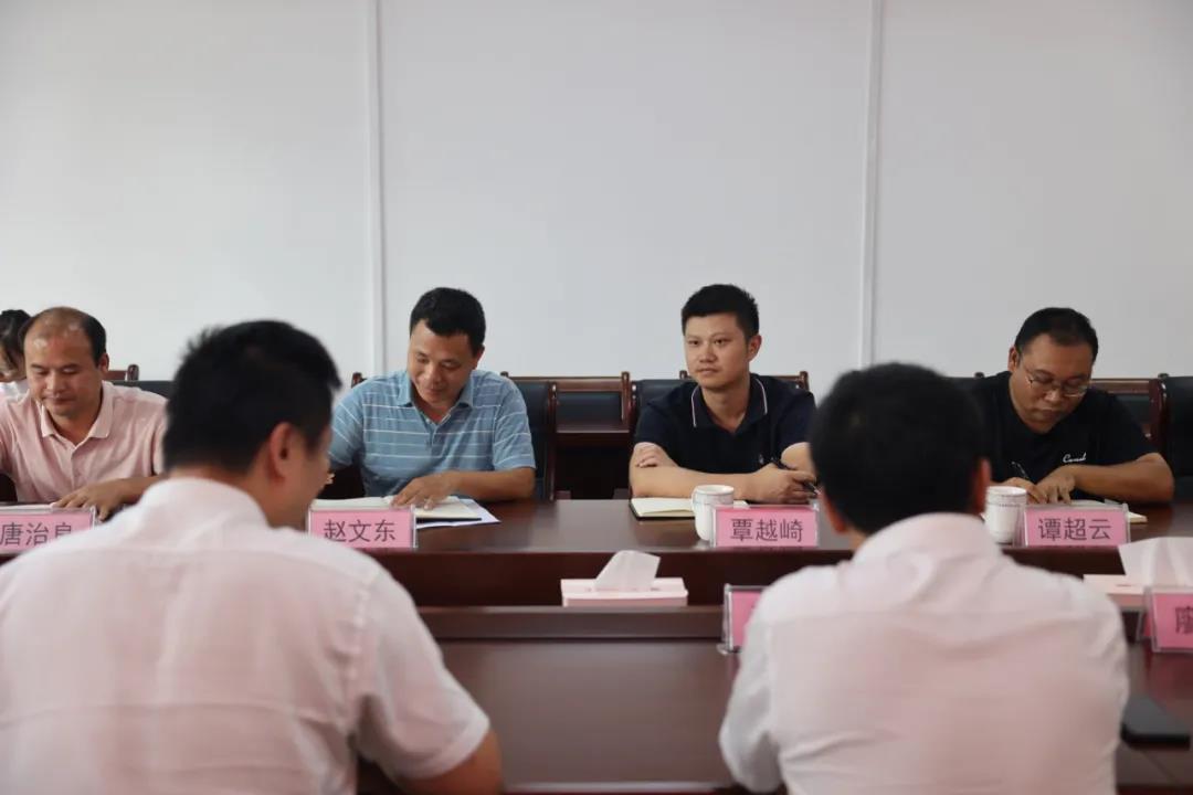 中渡镇当局到WG电子集团互换国储林项目建设2.jpg