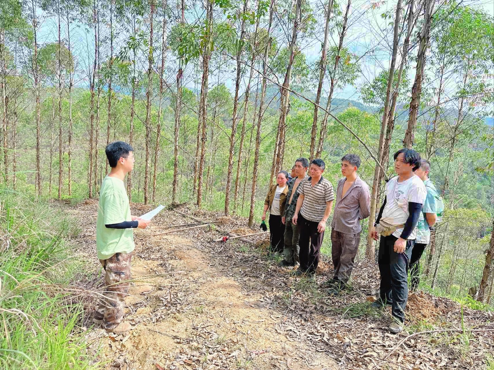坚守林业职责，守护一方绿水青山